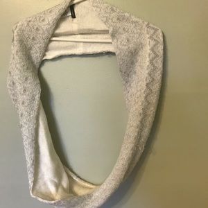 Shell scarf